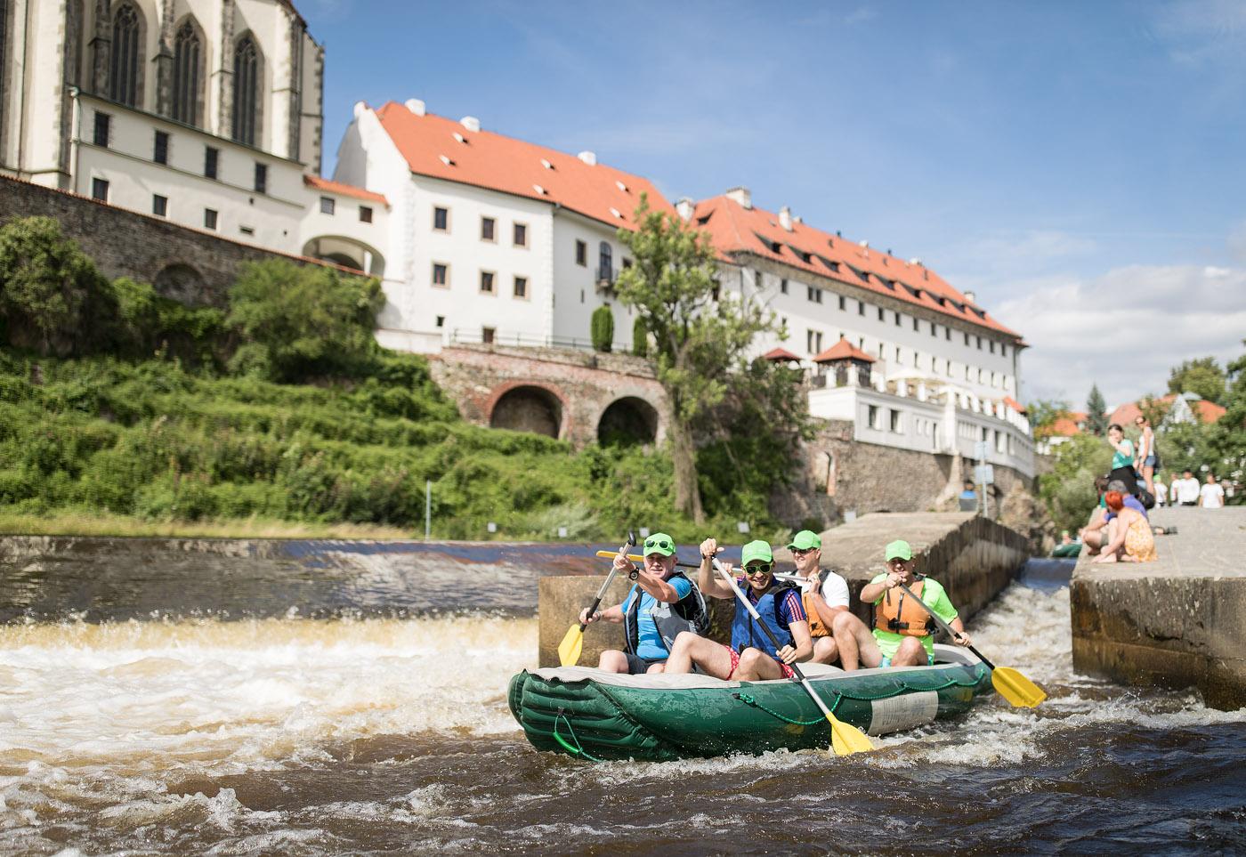 Hotel Ruze Cesky Krumlov Ngoại thất bức ảnh Rafting on the Vltava River in Prague