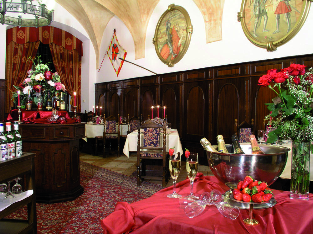 Hotel Ruze Cesky Krumlov Ngoại thất bức ảnh Restaurant in the castle