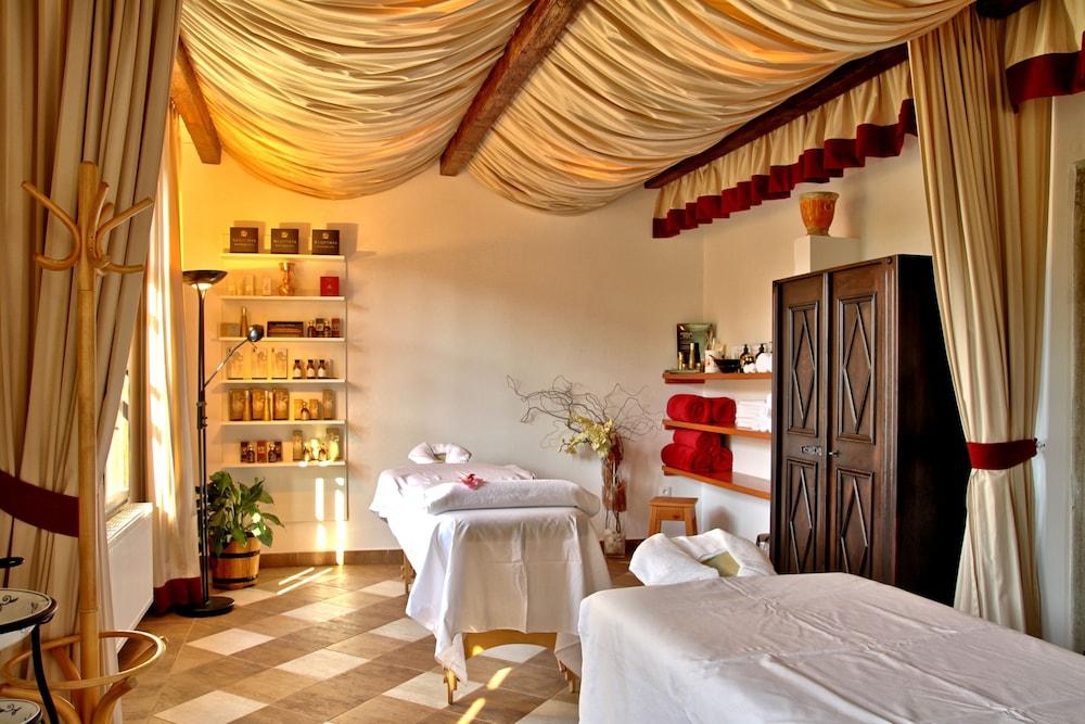 Hotel Ruze Cesky Krumlov Ngoại thất bức ảnh A spa treatment room