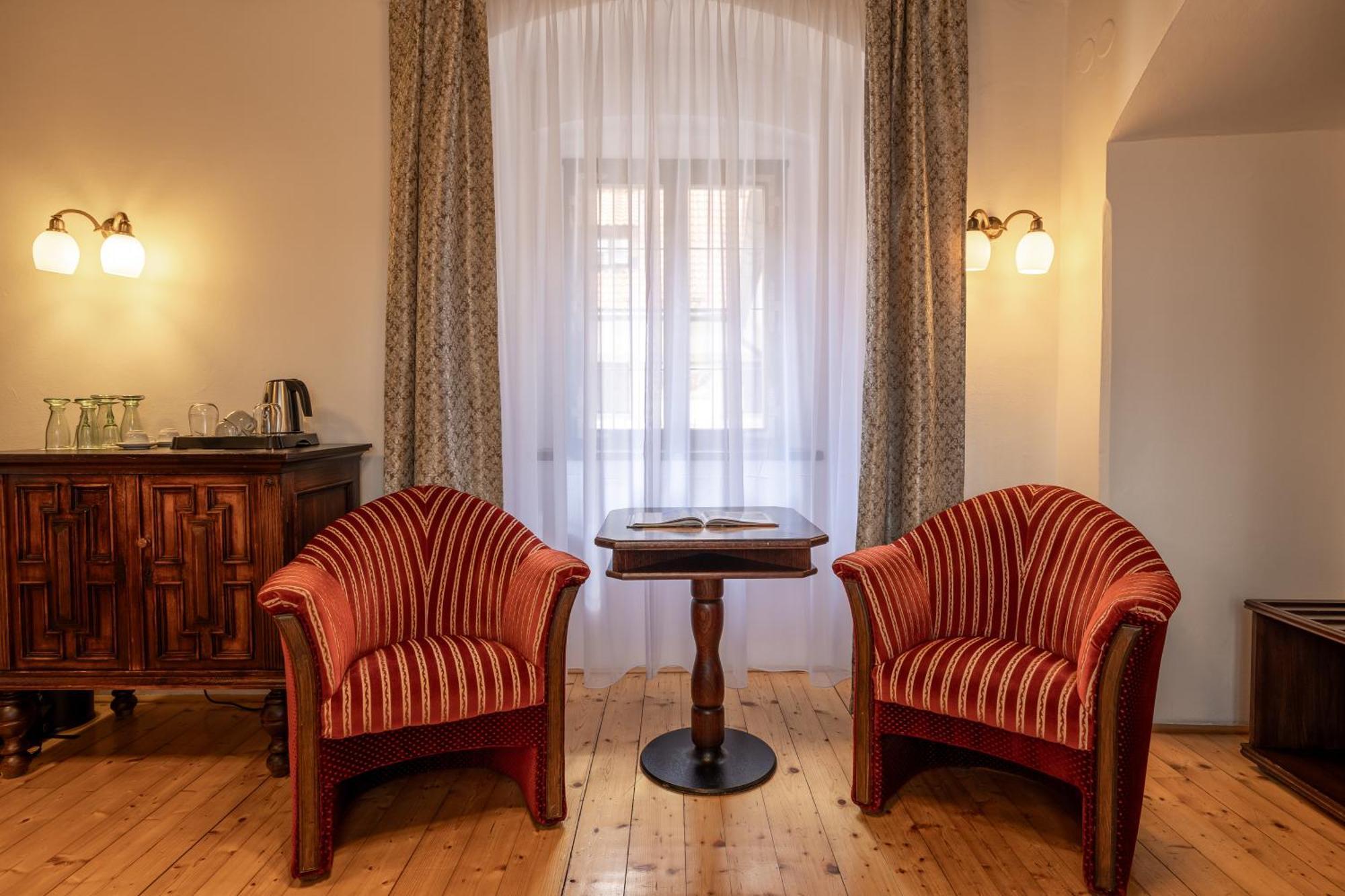 Hotel Ruze Cesky Krumlov Ngoại thất bức ảnh A room at the hotel