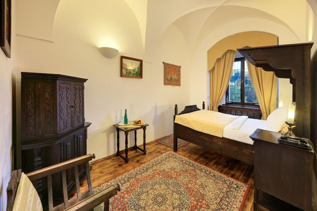 Hotel Ruze Cesky Krumlov Ngoại thất bức ảnh A room in the hotel