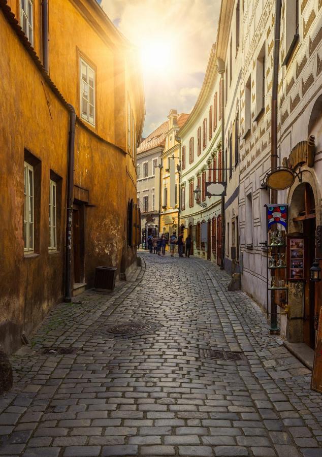 Hotel Ruze Cesky Krumlov Ngoại thất bức ảnh The narrow streets of the old town